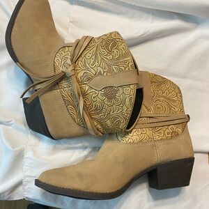 Dingo Floral Patterned Tan Ankle Boots